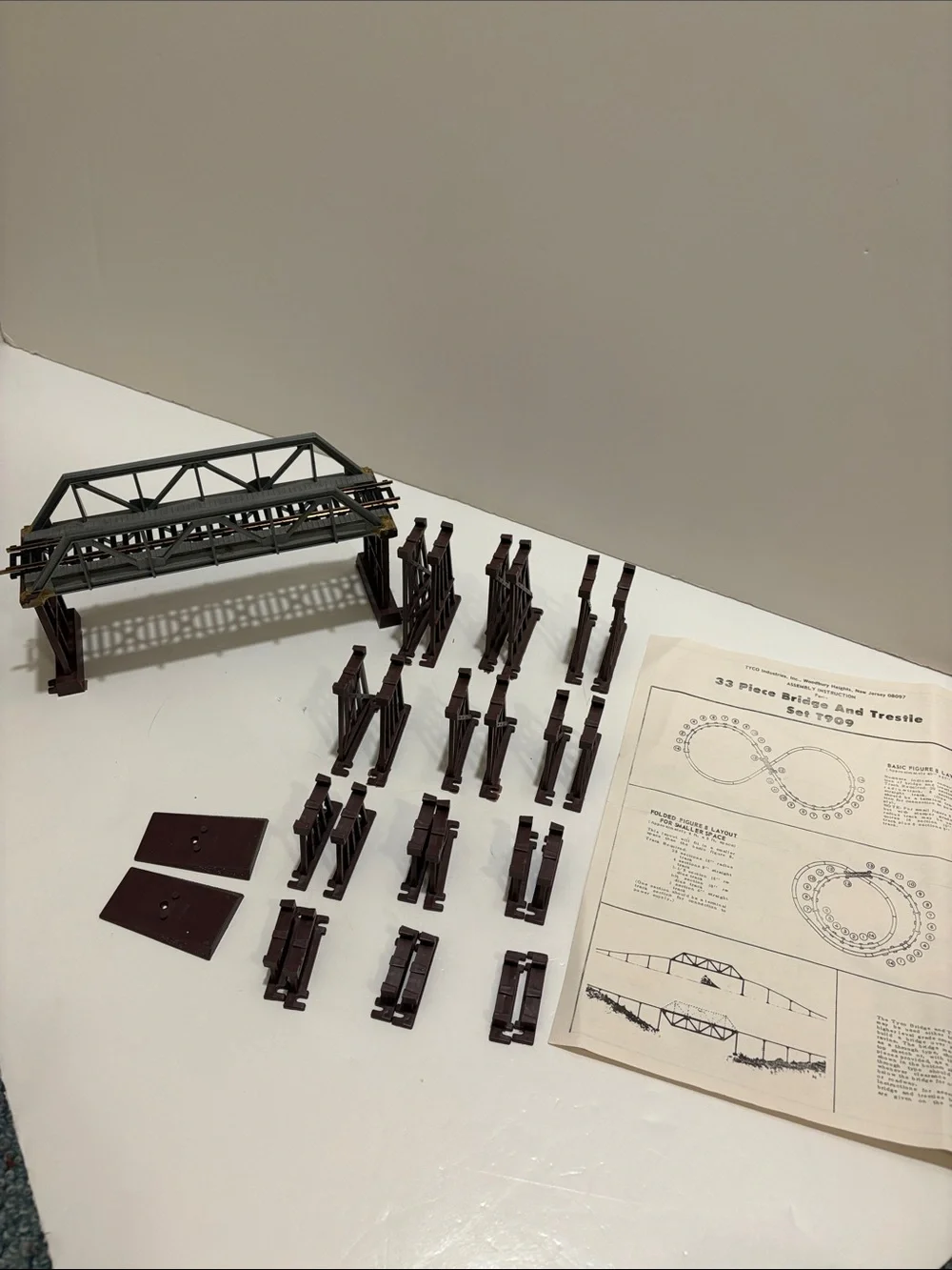 Tyco bridge and trestle set T909. HO scale.